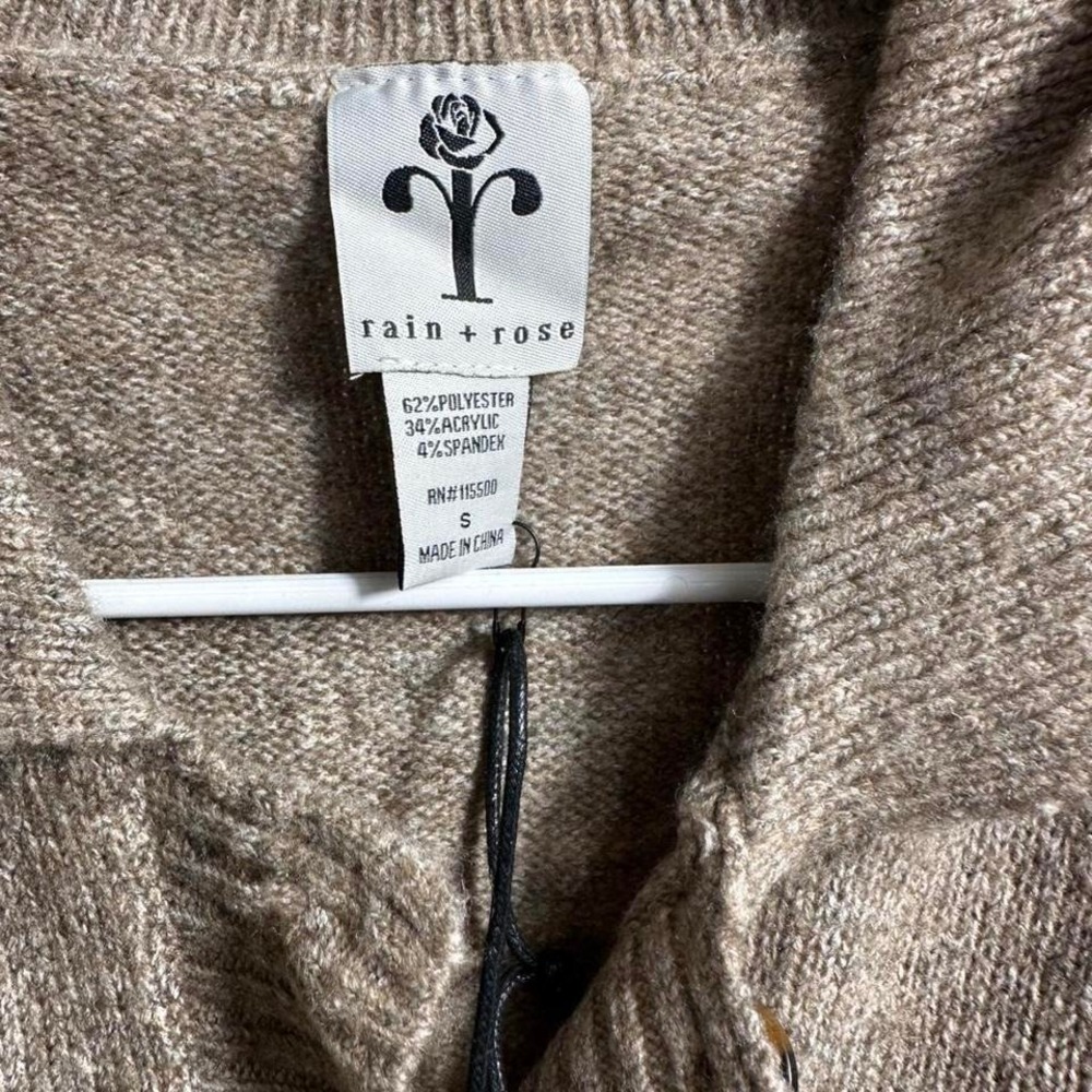 W79. Rain + Rose grey cardigan with pockets and buttons - Picture 2 of 4